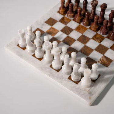 Clarisa Chess Set