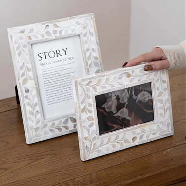 Iside Shell Photo Frame