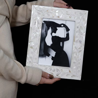 Iside Shell Photo Frame