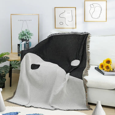 Ying Yang Throw blanket