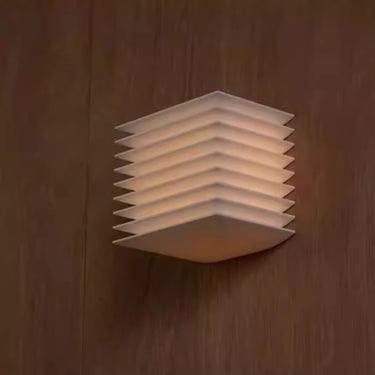 Assunta Wall Lamp