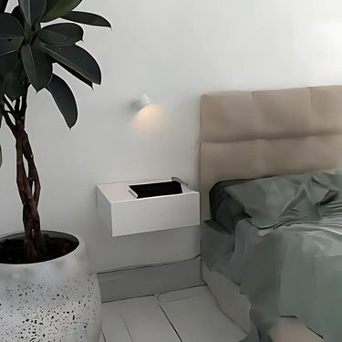 Elenorra White Portable Spotlight