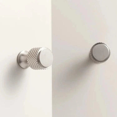 Kairi Diamond-cut Knurled Knobs