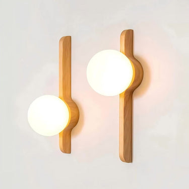 Thais Wood Wall Lamp