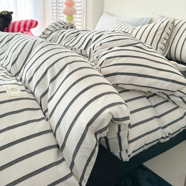 Stripped Bedding Set