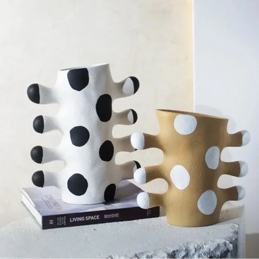 Saskia Resin Vase