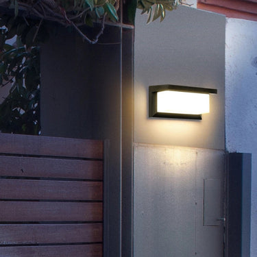 Aila Smart LED Wall Lamp