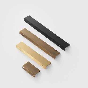 Kamala Lip Pull Handle