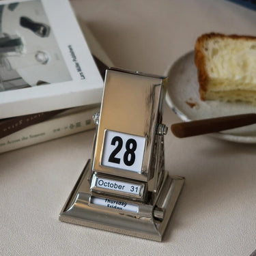 Tate Rotating Desk Calendar