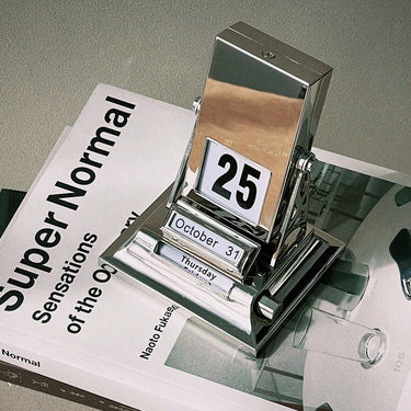 Tate Rotating Desk Calendar