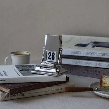 Tate Rotating Desk Calendar