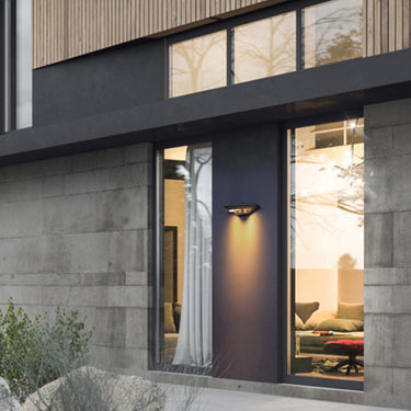 Elisa Outdoor Wall Lamp