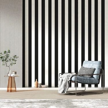 Kya Black&White Striped Wallpaper