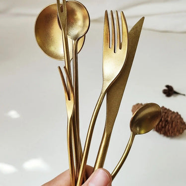 Aislenne Cutlery