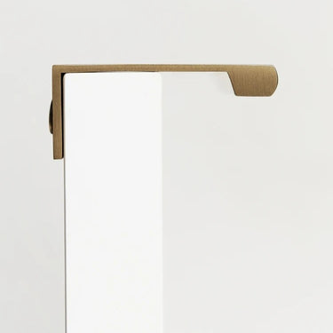 Kamala Lip Pull Handle